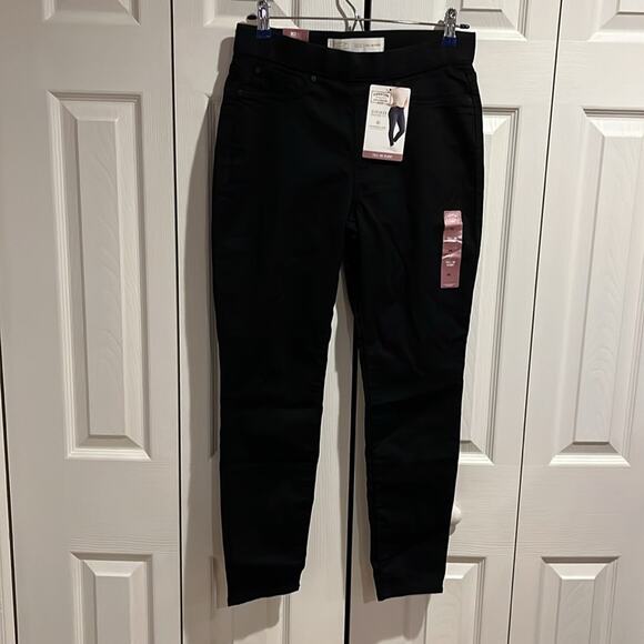 Signature Levi Strauss & Co Gold Totally Shaping Pull On Skinny Jeans Black 6S - Picture 1 of 8